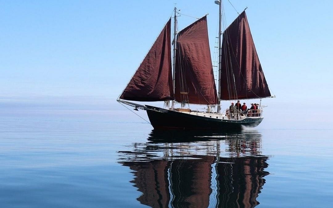 On the Hjørdis: North House Fall Sailing on Lake Superior